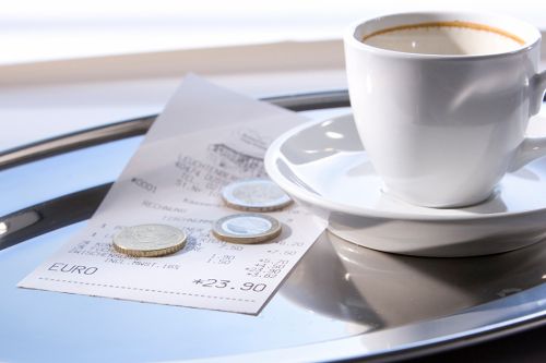 Trinkgeld in Bar